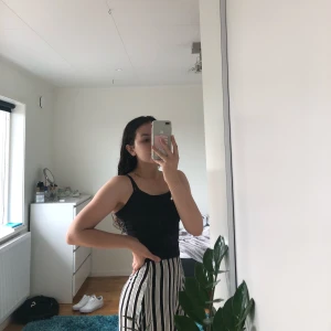 Zaful tygbyxor S - Trendiga tygbyxor från Zaful, använda en gång. Högmidjade och långa! Storlek S, true to size. 