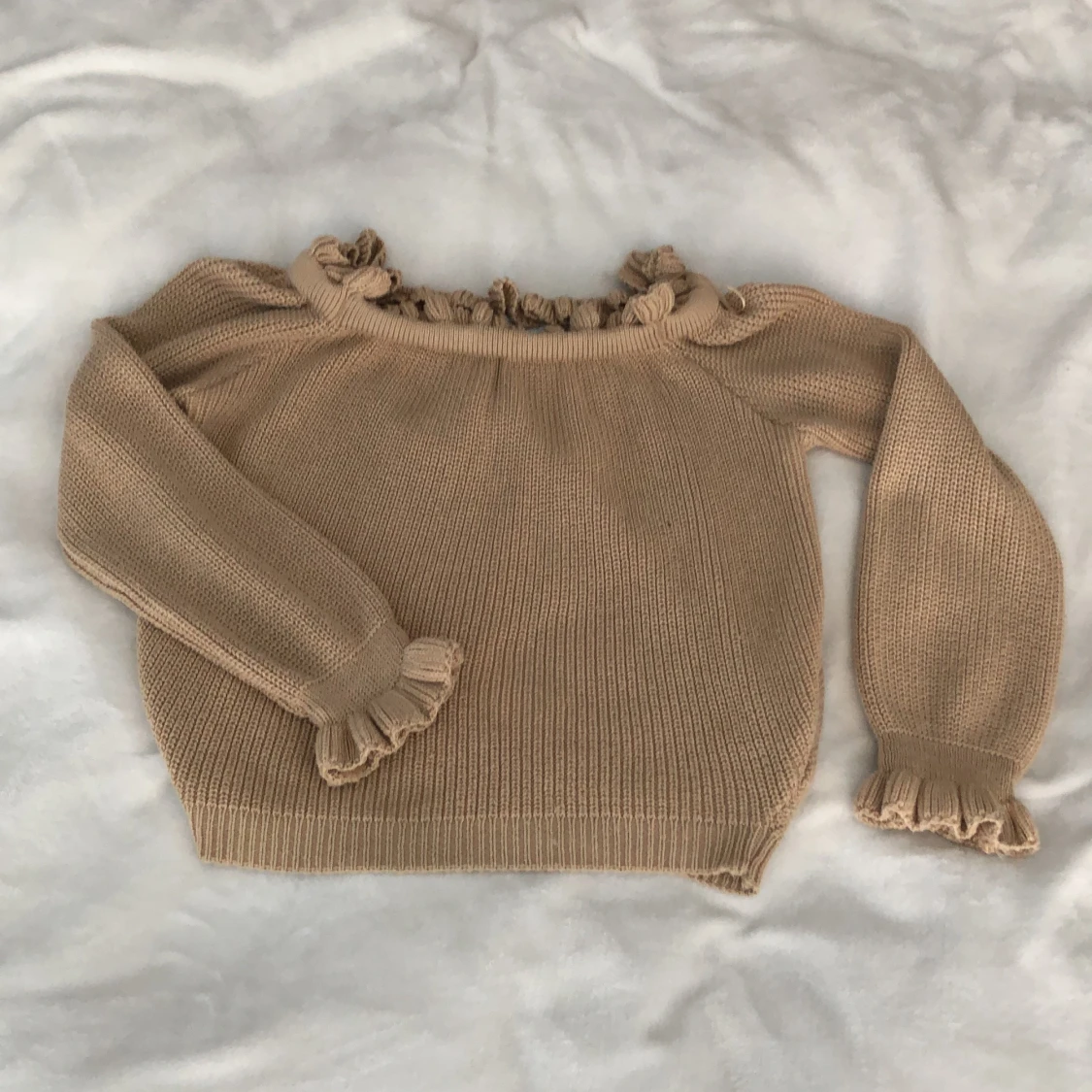 Stickad Off Shoulder Topp  - 90