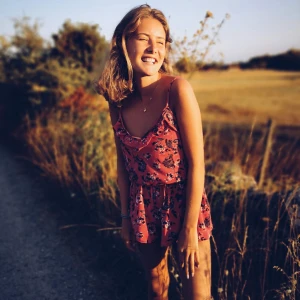 Playsuit - Blommig playsuit i storlek XS. Jättefin men är inte min stil längre. 🥰