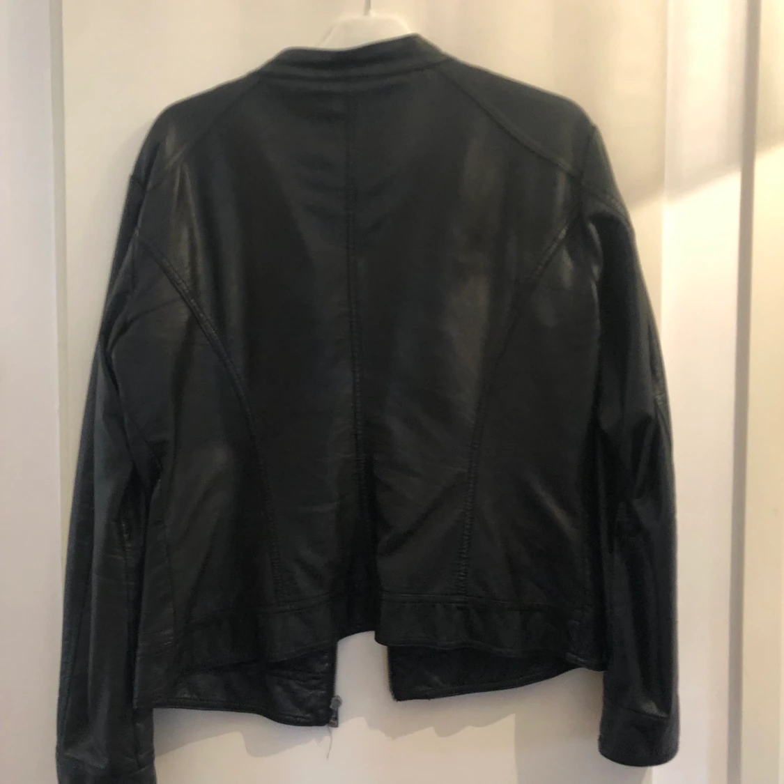 Svart skinnjacka - 90