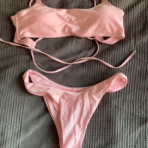 Rosa bikini. Aldrig använd. Storlek S - Rosa bikini från Bikbok🌸