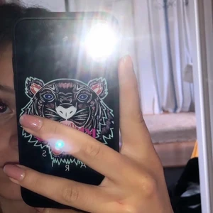 Kenzo skal - Säker detta superfina kenzo skal. Bra skick😍 de är äkta 