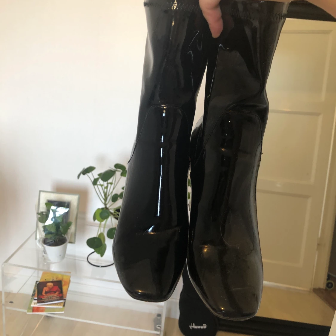 Glansiga boots från Public Desire - 90