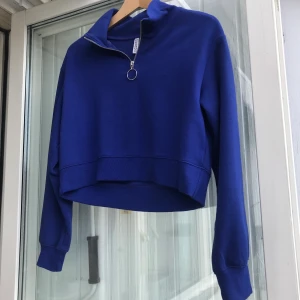 Tröja - Sparsamt använd, nyskick 