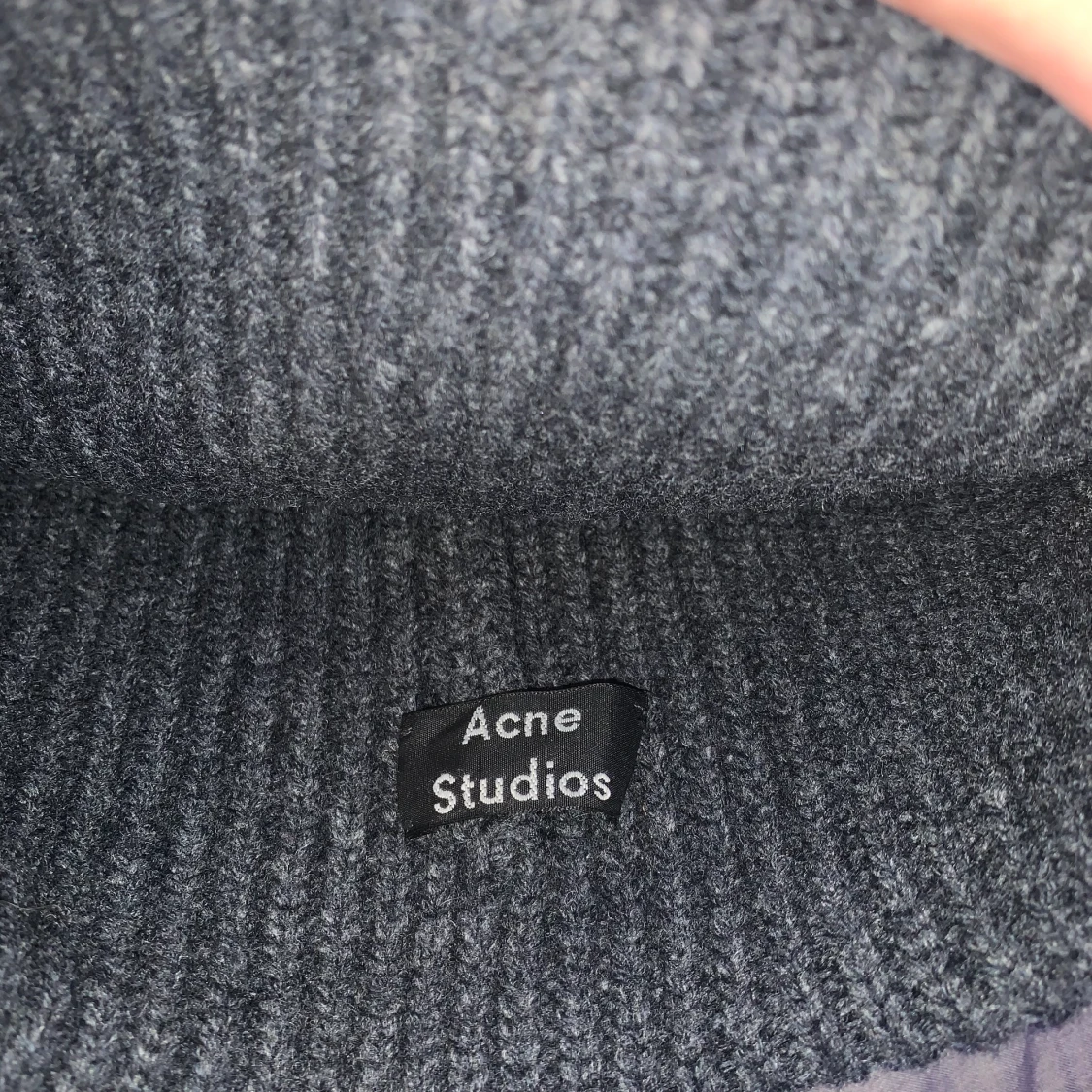 Acne mössa - 90