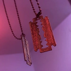 Halsband - Har aldrig använt denna och kommer inte göra så därför säljer jag den så billigt 💕💕 köpt på shein