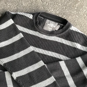 Stickad tröja - Fint skick. Väldigt bra kvalite! ✨ Passar mer som en L