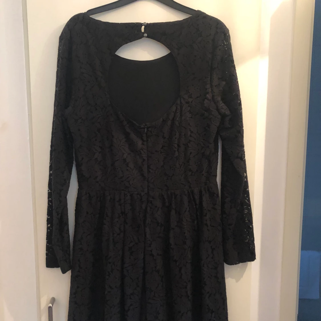 Svart spetsklänning - 90