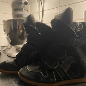 Isabel Marant skor  - Skorna är i superfin kvalite o knappt använda