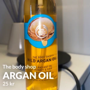     - En olja från the body shop för kropp och hår!!🥰 frakt tillkommer men priset går att diskuteras🔥