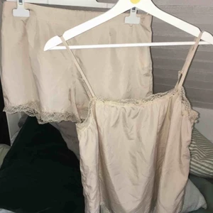 Pyjamas set - Fint skick i typ siden 
