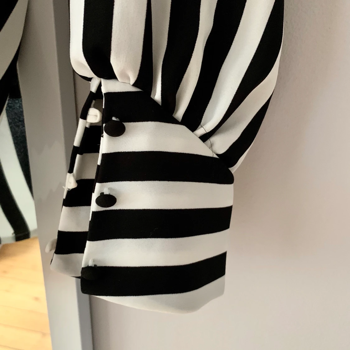 Randig blus från ONLY  - 90