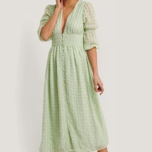 Långklänning - Sommardröm som tyvärr var för stor för mig! Nypris 600:- säljer för 300:-. Frakt tillkommer på 50:-