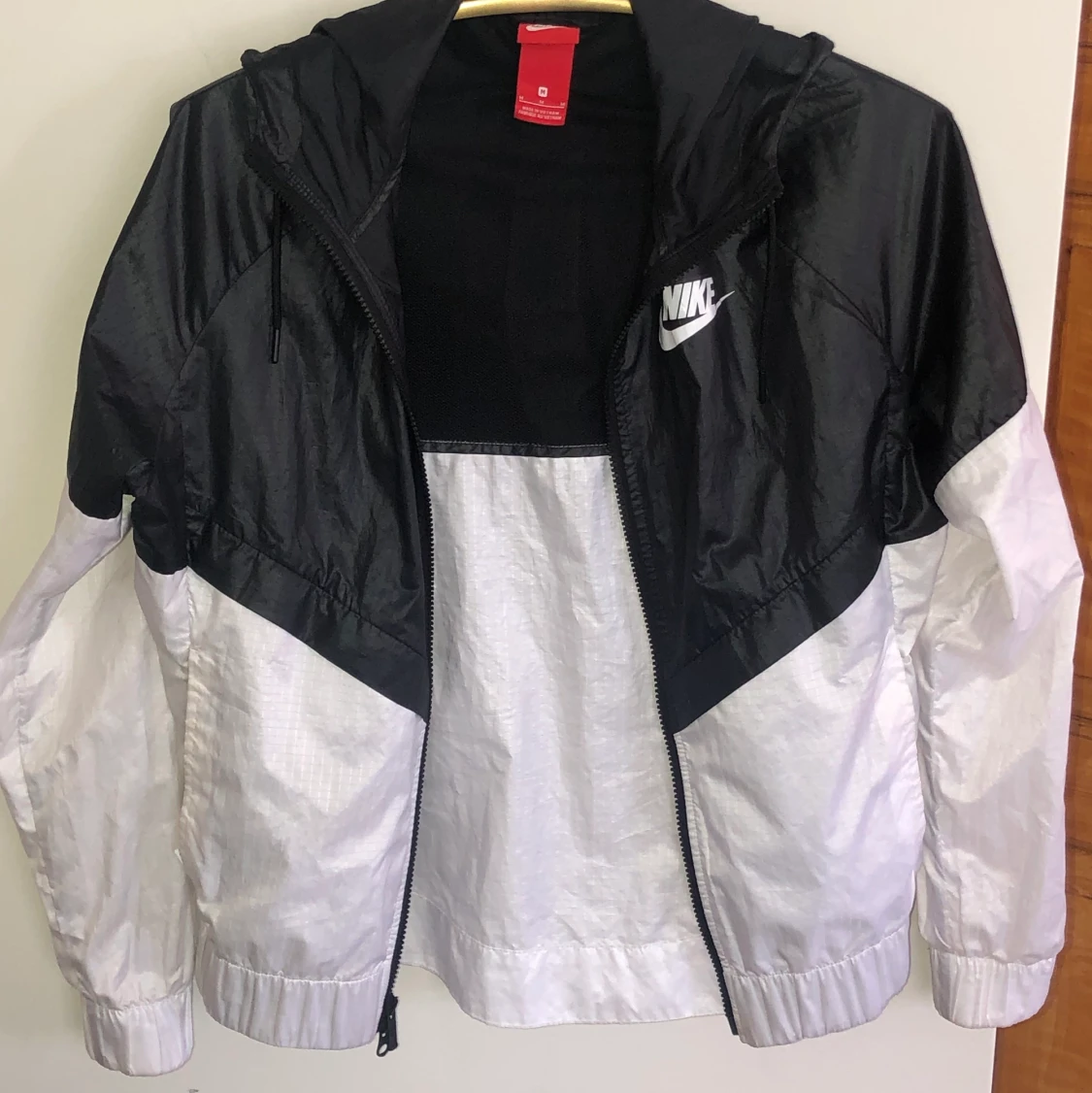 Nike wind breaker - 90