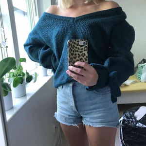 Nakd stickad tröja - Säljer denna stickade tröjan från Nakd  i mörkgrön!💞💓 kommer aldrig till användning så i bra skick🌻