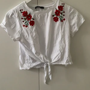 T-shirt  - Frakt tillkommer 