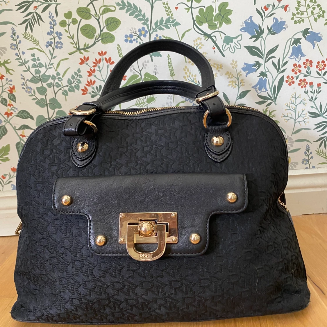 DKNY väska