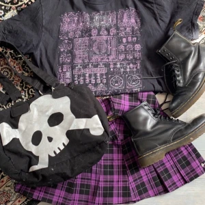 Lila rutig kjol - Säljer denna supersöta kjolen, frakt: 66kr💞💞