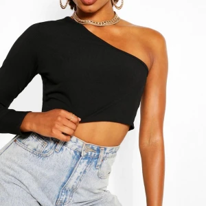 Croptop  - Säljer på grund av att den är för liten. Köpare står för frakt