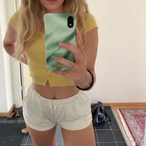 Mjukisshorts från H&M - Funkar även som xs i strö. Inkl frakt