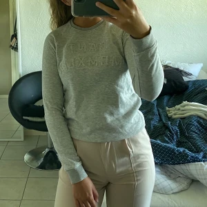 Långarmad gant tröja - Bra material och väldigt skön tröja. Frakten ingår ej