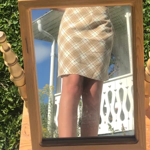 Kjol - Jätte fin kjol, aldrig använd, från 1997, 20kr frakt