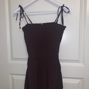 Playsuit - Söt playsuit från weekday🌸 frakten ingår i priset!