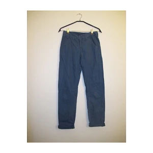  - Blåa chinos från H&M, aldrig använda! Frakt 56kr ✨