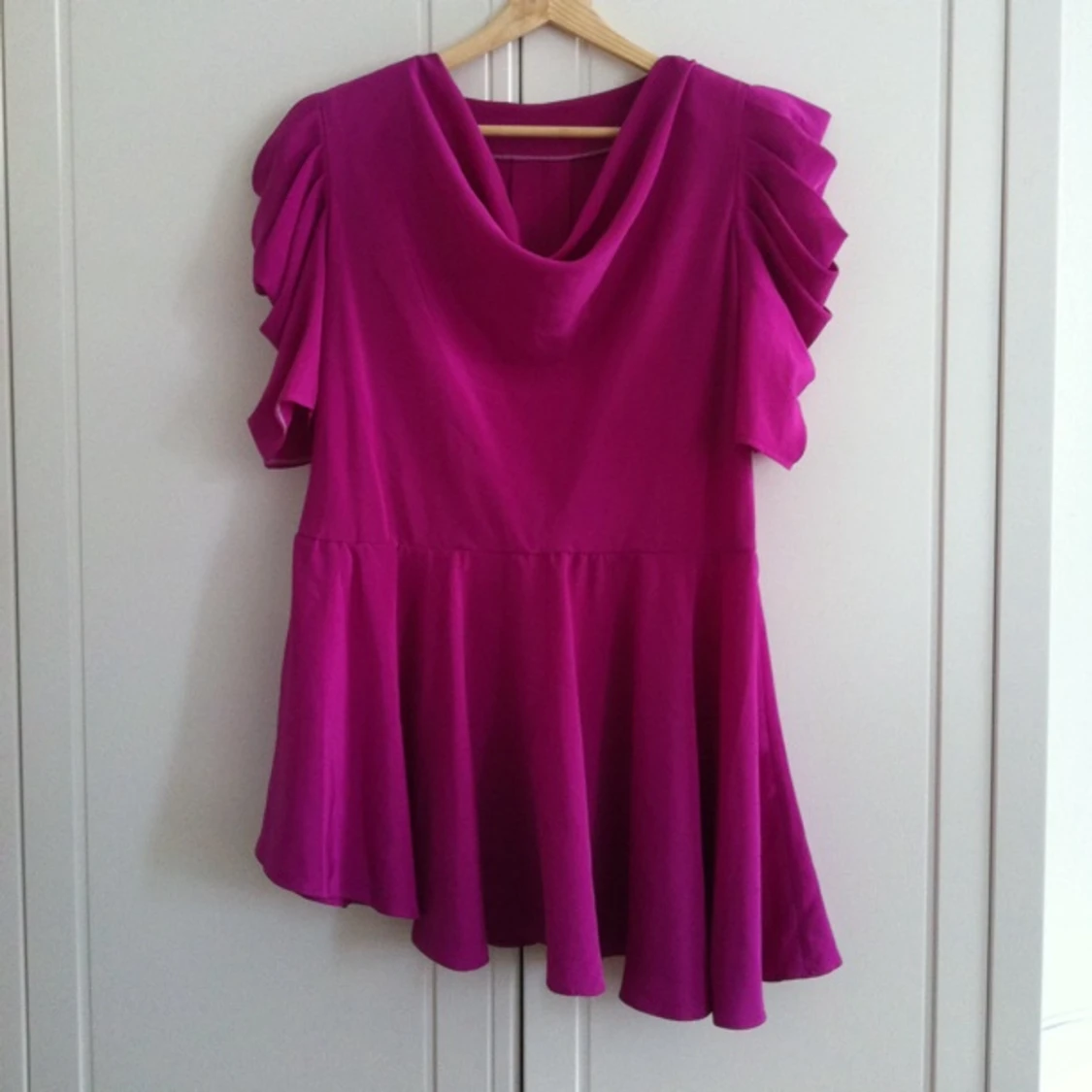 Mörkrosa vintage klänning.