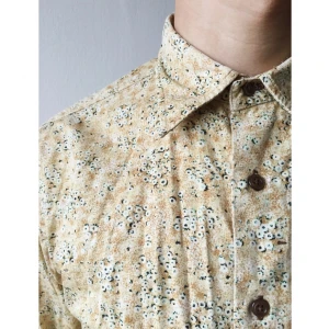  - Småblommig gul skjorta