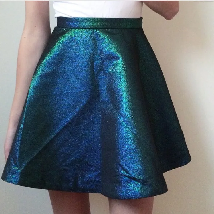 Skimrande/metallic kjol från en av H&M's tidigare kollektioner - 