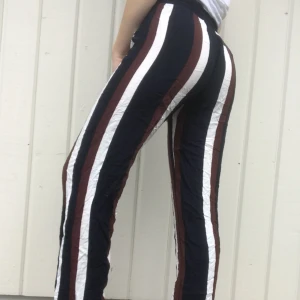  - Supersköna byxor från BikBok! Köpare står för frakt💕