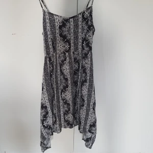  - Klänning    +frakt