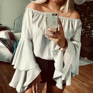  - Knappt använd. Silvrig. 