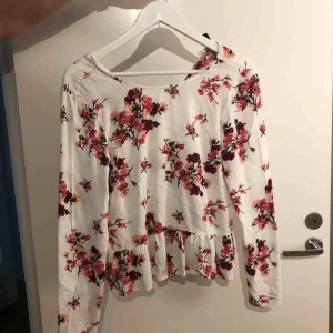  - Fin blus som enbart används 2-3 gånger. 