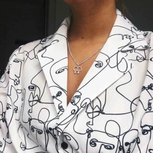  - Reclaimed Vintage Shirt från ASOS, 3 knappar + knyte! Använd 3 ggr