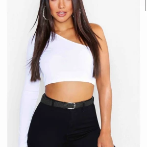  - Ny beställd men den va för stor så säljer den pga fel storlek, sprillans ny :). Ord pris 249kr