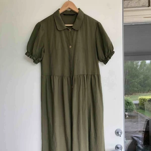  - Härlig grön klänning!! Knappt använd!