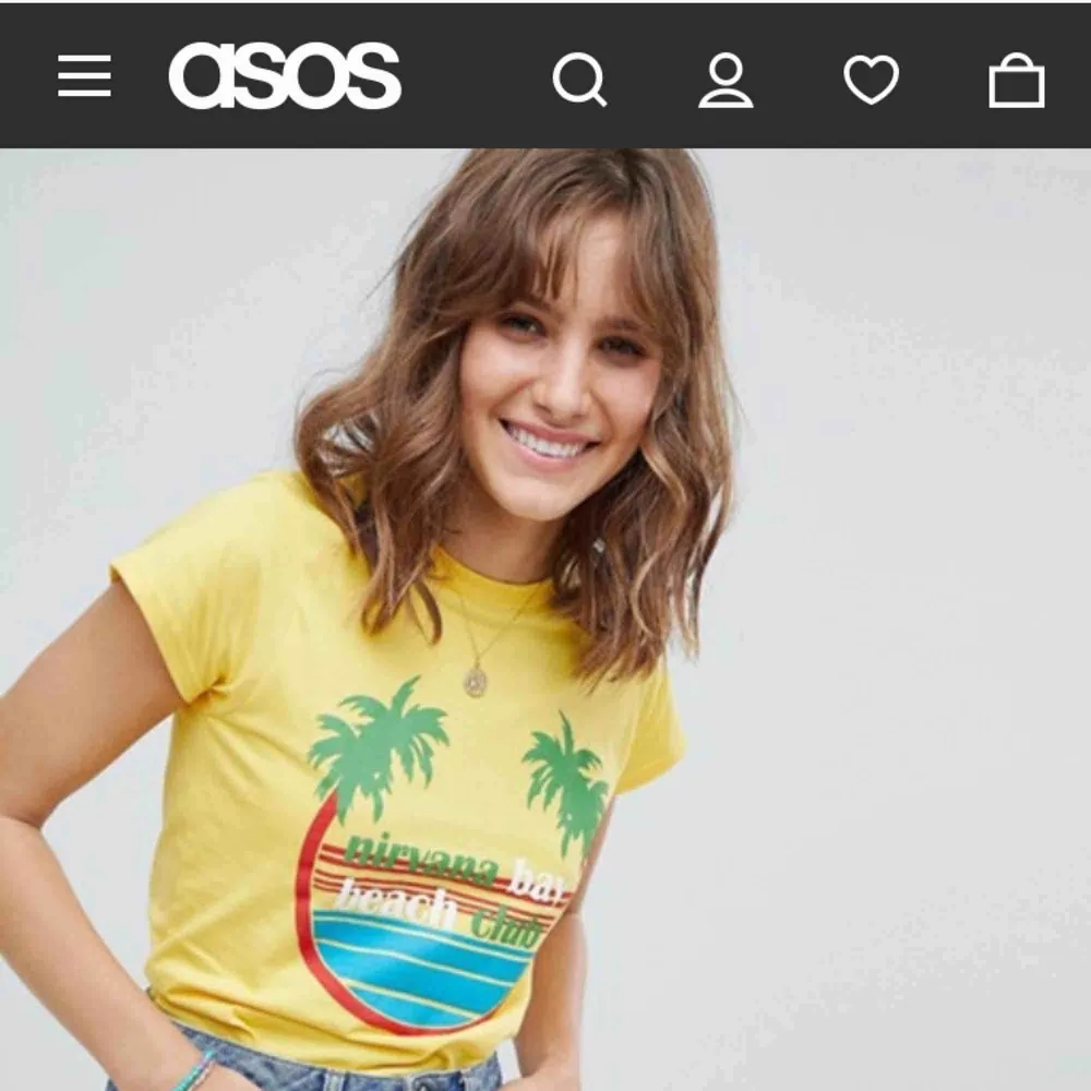 T-shirt från ASOS (märket heter Heartbreak)☀️ använd sparsamt, mycket bra skick! . T-shirts.