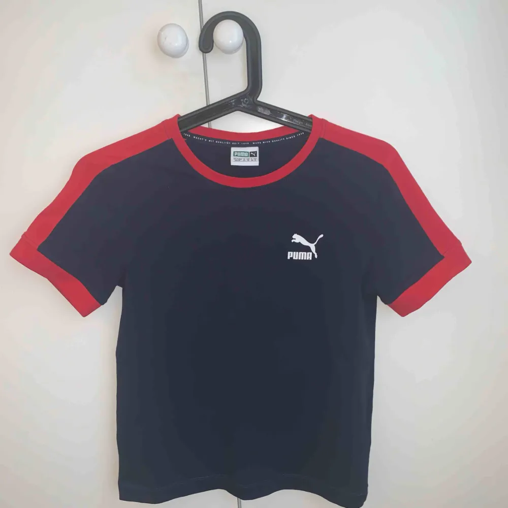 Oanvänd tshirt från Puma Frakt: 42kr . T-shirts.