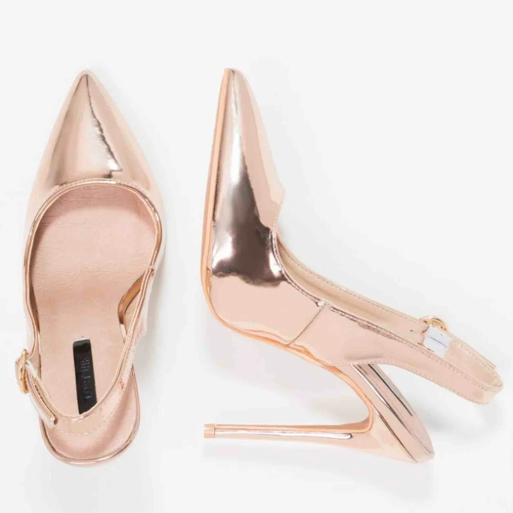 Metallic Rose Gold Shoes Pointed Toe heels sise 36. Skor.