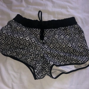Badbyxor  - Badbyxor i storlek 36. Frakten ingår 💝