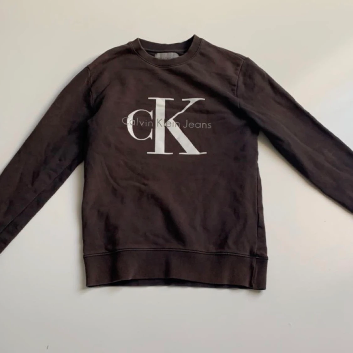 En CK tröja 