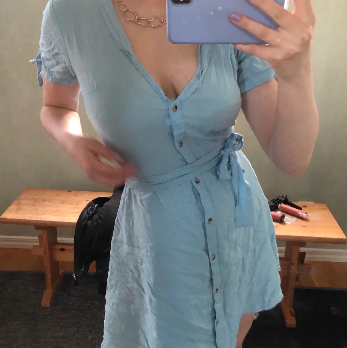 Blå klänning med knappar - 91