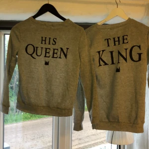 boyfriend&girlfriend tröjor - his queen: storlek s(tjejstorlek) The king: storlek s(killstorlek)