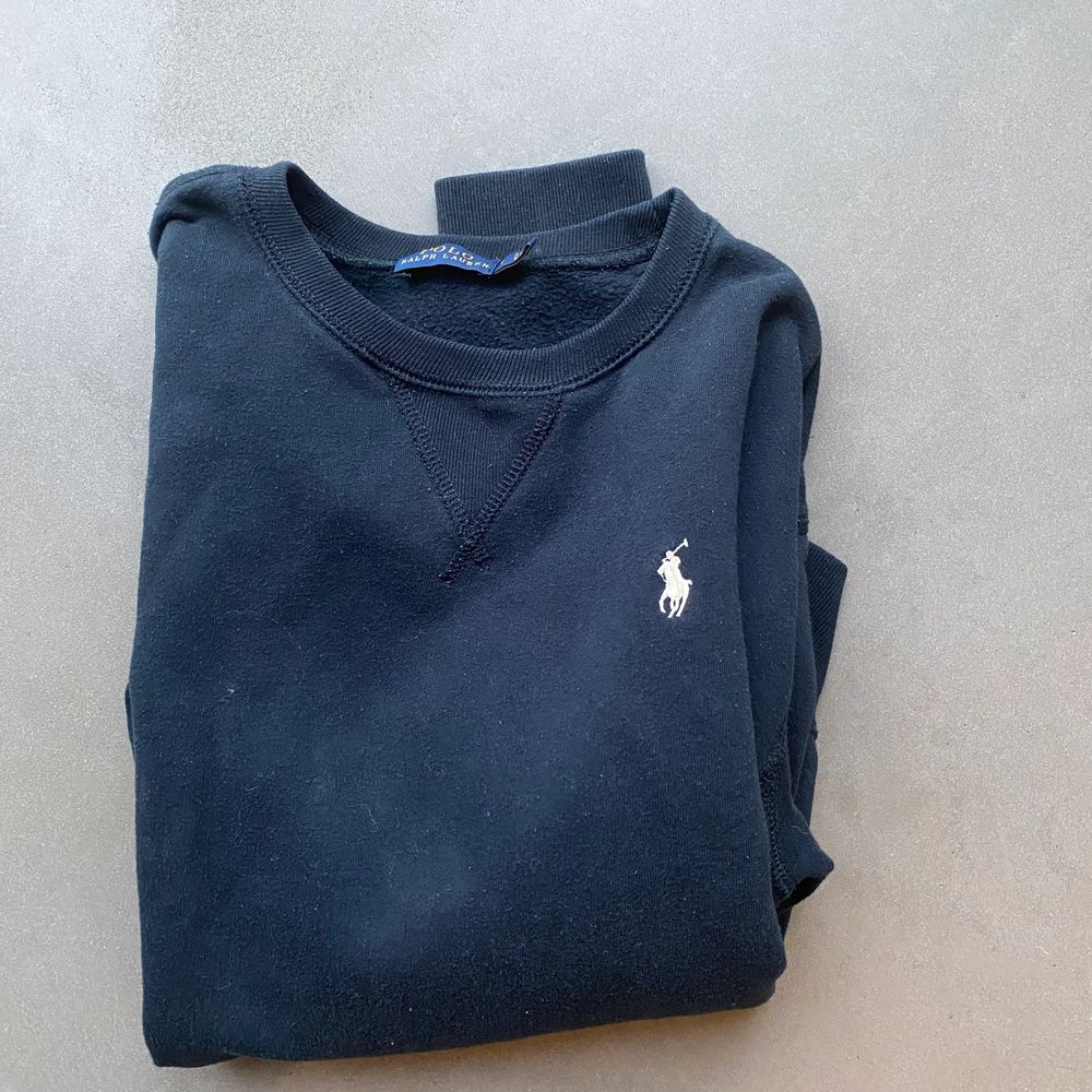 Marin blå sweatshirt från Ralph Lauren, storlek S💕💕. Tröjor & Koftor.