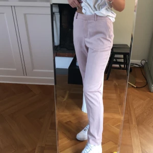 Rosa Kostymbyxor  - .