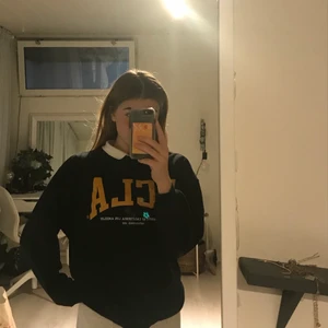 Sweatshirt  - Collage sweatshirt från hm🧡storlek: S