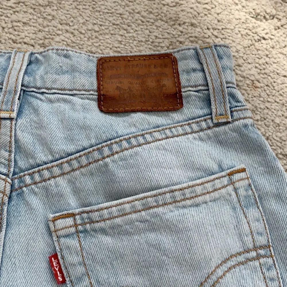 Säljer dessa jeans från Levi’s då jag har införskaffat mig nya, jätte bra skick! Priset kan diskutera! Ordinarie pris ca 1100kr. Jeans & Byxor.