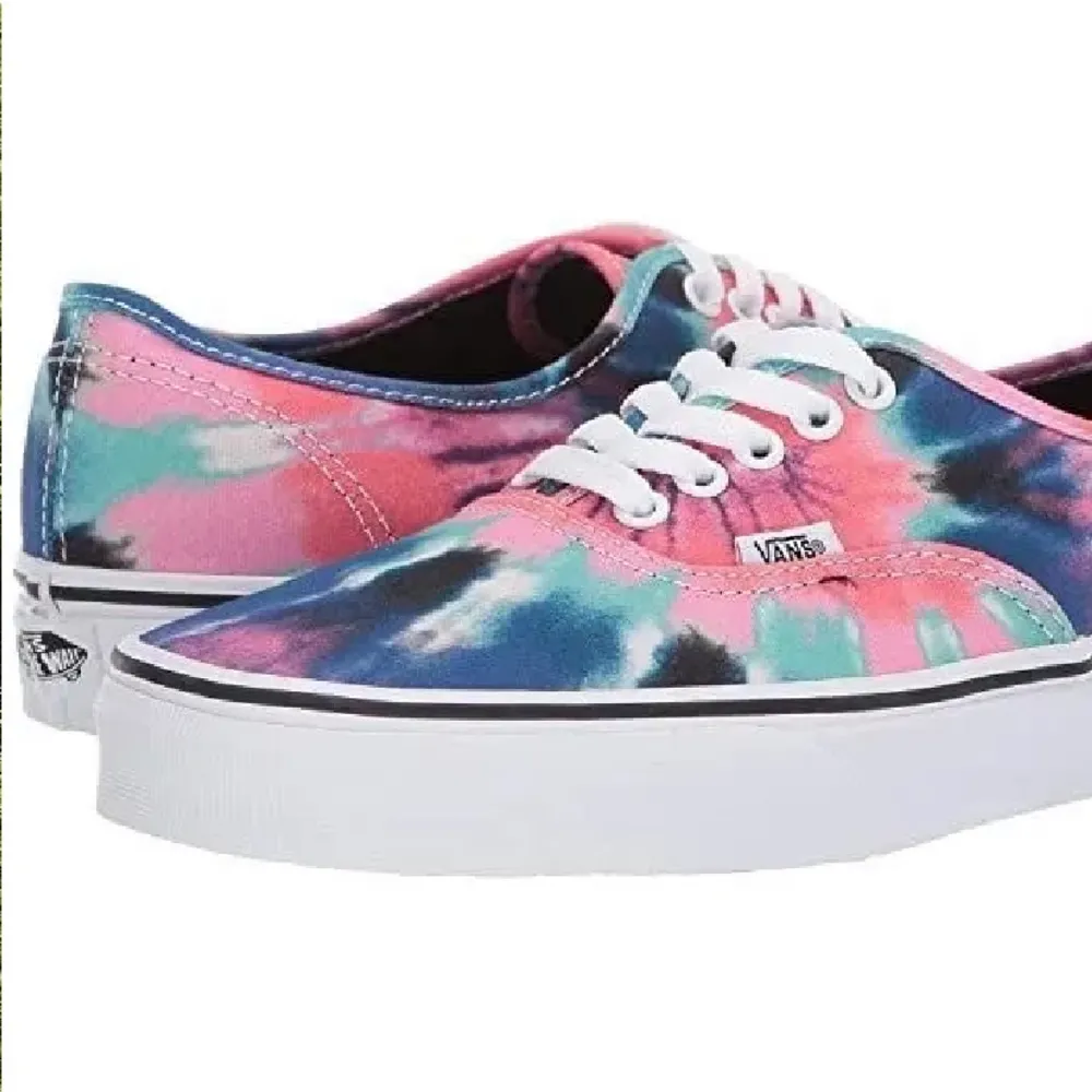 Skit coola vans med tie dye!! Knappt använda. Storlek 38.5. 💕💕 150 kr plus frakt. . Skor.